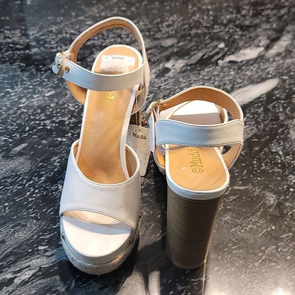 BRAND NEW MUDD CHUNKY PLATFORM ROUND-TOE HEEL STUDDED SANDALS - Picture 4 of 14